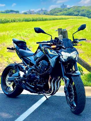 KAWASAKI Z900 